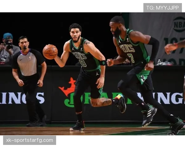 杰伦·布朗无球跑位比塔图姆更提升三分效率